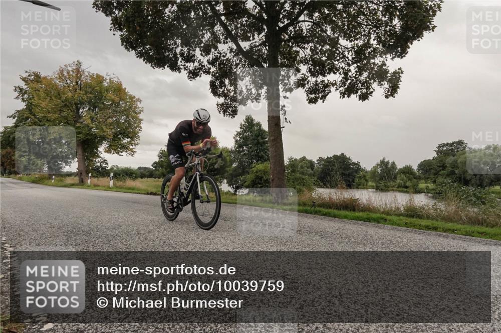 30.08.2026 - Elbe Triathlon Hamburg Michael Burmester http://msf.ph/oto/10039759 30.08.2026 08:47:43 Radfahren 235, 236 meine-sportfotos.de