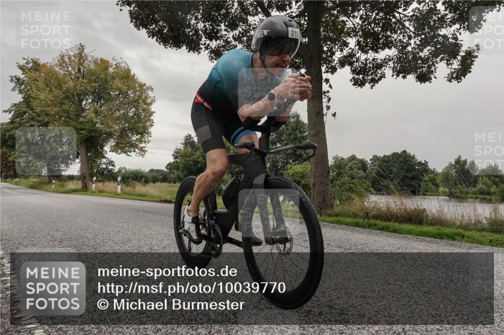 30.08.2026 - Elbe Triathlon Hamburg Michael Burmester http://msf.ph/oto/10039770 30.08.2026 08:48:22 Radfahren 211 meine-sportfotos.de