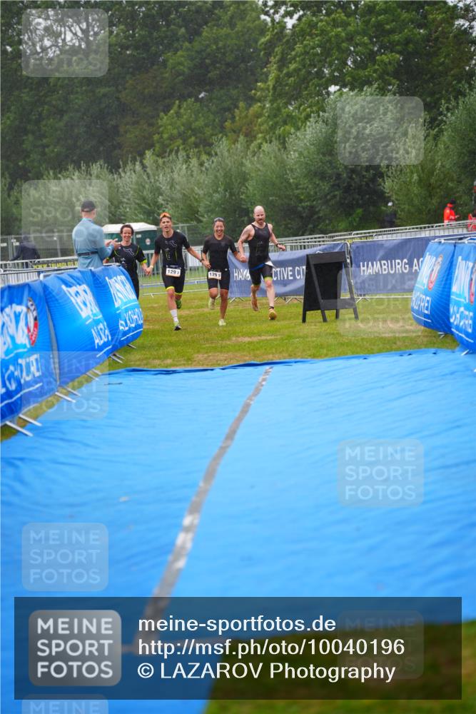 30.08.2026 - Elbe Triathlon Hamburg LAZAROV Photography http://msf.ph/oto/10040196 30.08.2026 16:00:58 Ziel  meine-sportfotos.de