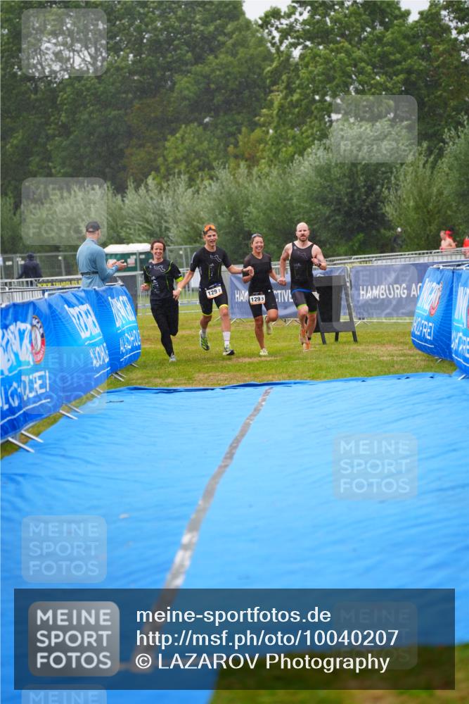 30.08.2026 - Elbe Triathlon Hamburg LAZAROV Photography http://msf.ph/oto/10040207 30.08.2026 16:00:59 Ziel  meine-sportfotos.de