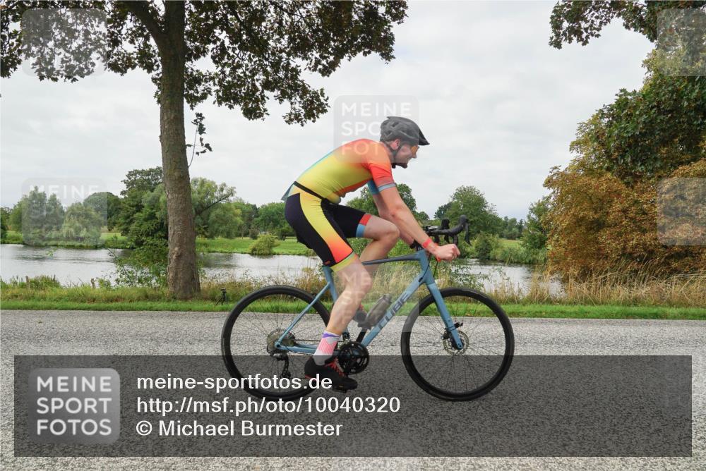 30.08.2026 - Elbe Triathlon Hamburg Michael Burmester http://msf.ph/oto/10040320 30.08.2026 10:51:57 Radfahren 912, 1033, 1074, 1101, 1104, 1216, 1264, 1302 meine-sportfotos.de