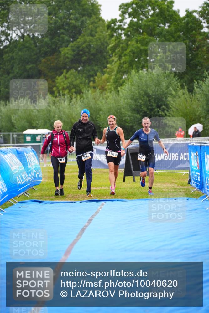 30.08.2026 - Elbe Triathlon Hamburg LAZAROV Photography http://msf.ph/oto/10040620 30.08.2026 16:09:37 Ziel  meine-sportfotos.de