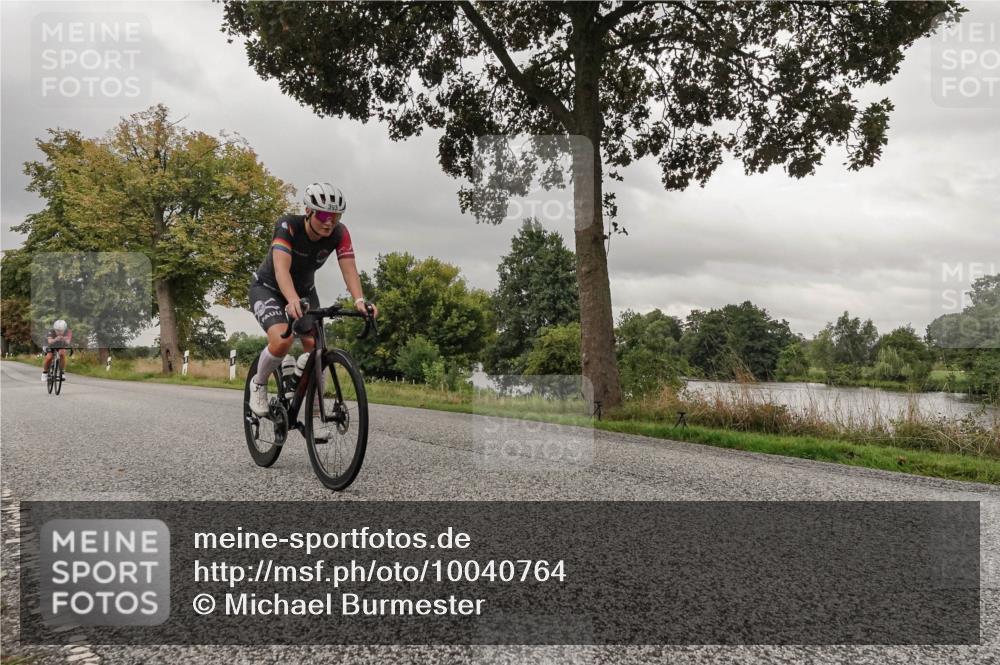 30.08.2026 - Elbe Triathlon Hamburg Michael Burmester http://msf.ph/oto/10040764 30.08.2026 09:00:50 Radfahren 297, 343, 384, 393 meine-sportfotos.de