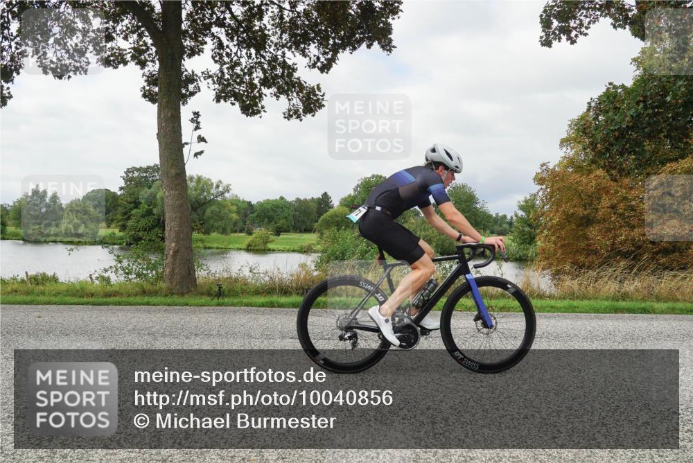 30.08.2026 - Elbe Triathlon Hamburg Michael Burmester http://msf.ph/oto/10040856 30.08.2026 10:58:05 Radfahren 1371, 1456 meine-sportfotos.de