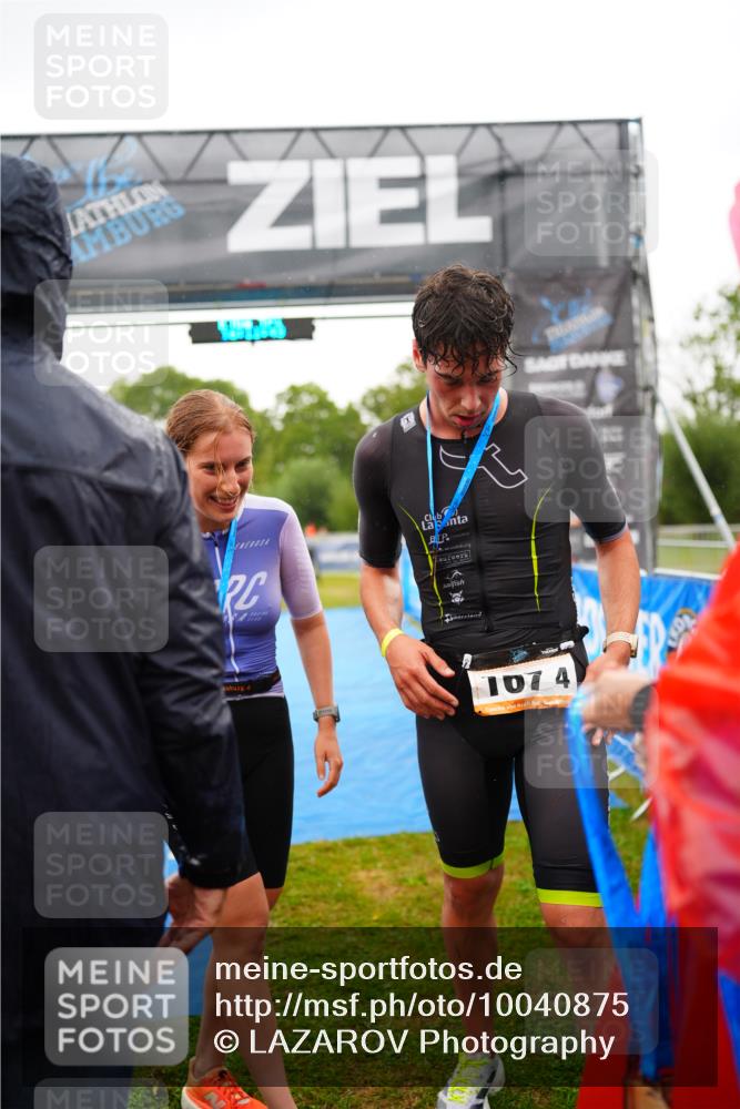 30.08.2026 - Elbe Triathlon Hamburg LAZAROV Photography http://msf.ph/oto/10040875 30.08.2026 16:11:43 Ziel  meine-sportfotos.de