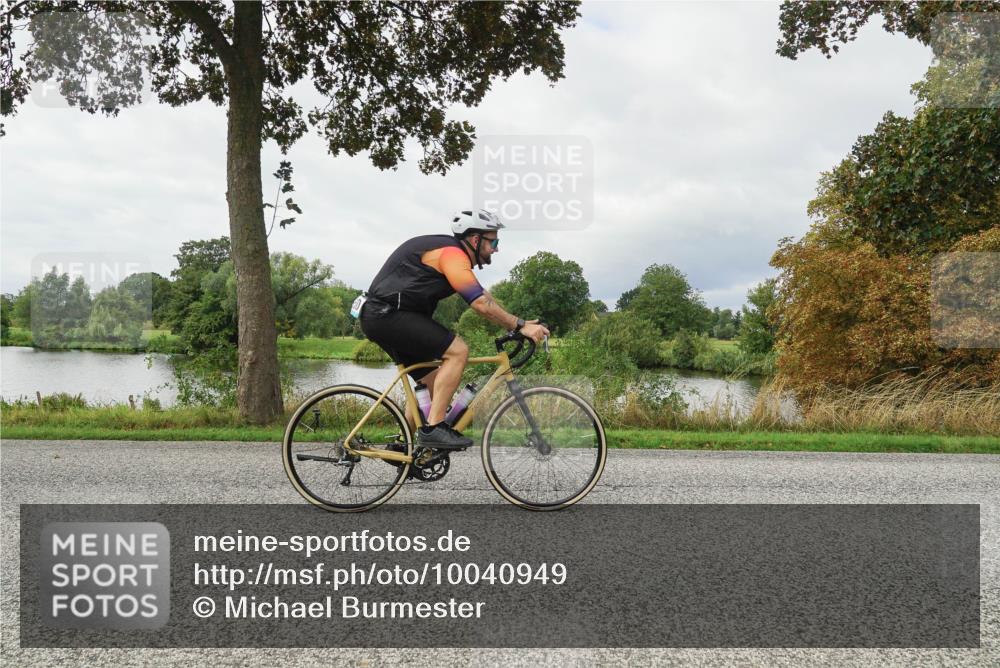 30.08.2026 - Elbe Triathlon Hamburg Michael Burmester http://msf.ph/oto/10040949 30.08.2026 10:59:39 Radfahren 1050, 1180 meine-sportfotos.de