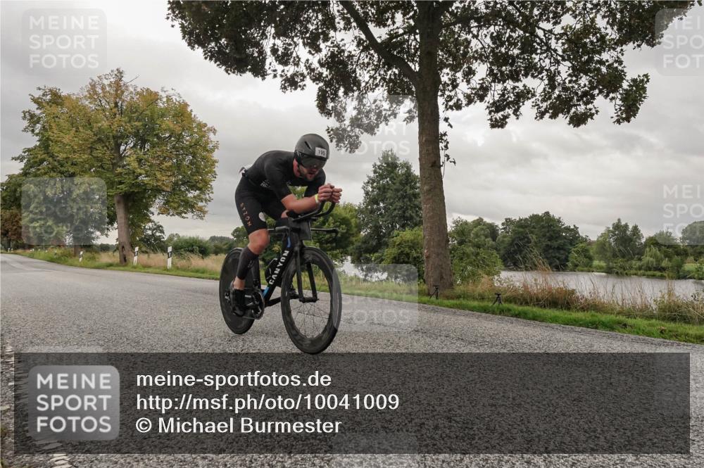 30.08.2026 - Elbe Triathlon Hamburg Michael Burmester http://msf.ph/oto/10041009 30.08.2026 09:02:29 Radfahren 194, 195 meine-sportfotos.de