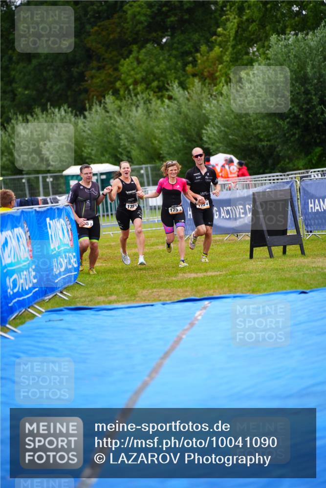30.08.2026 - Elbe Triathlon Hamburg LAZAROV Photography http://msf.ph/oto/10041090 30.08.2026 16:18:18 Ziel  meine-sportfotos.de