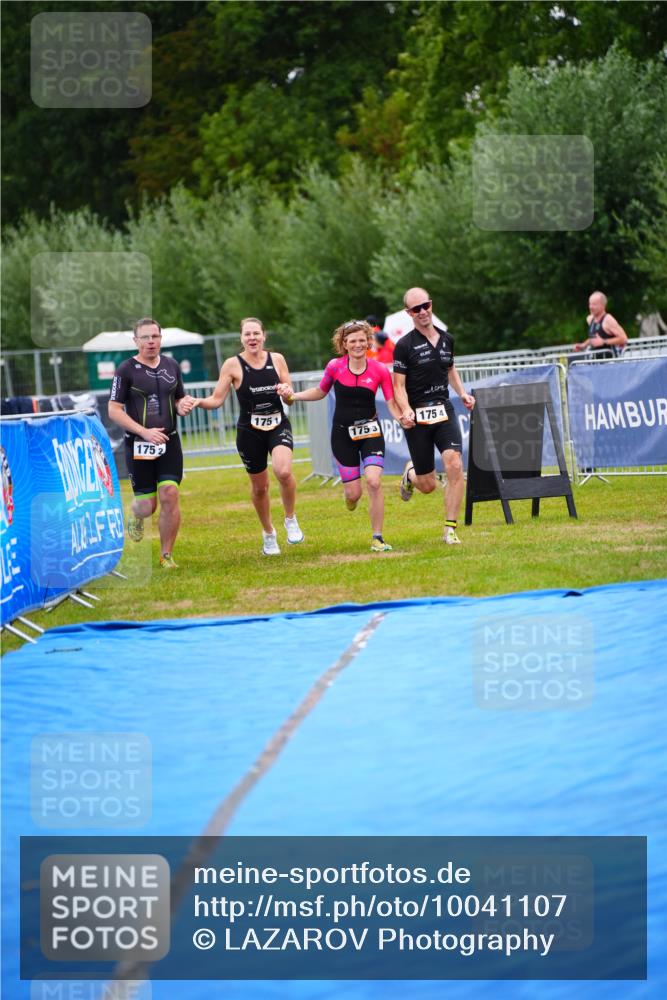 30.08.2026 - Elbe Triathlon Hamburg LAZAROV Photography http://msf.ph/oto/10041107 30.08.2026 16:18:19 Ziel  meine-sportfotos.de