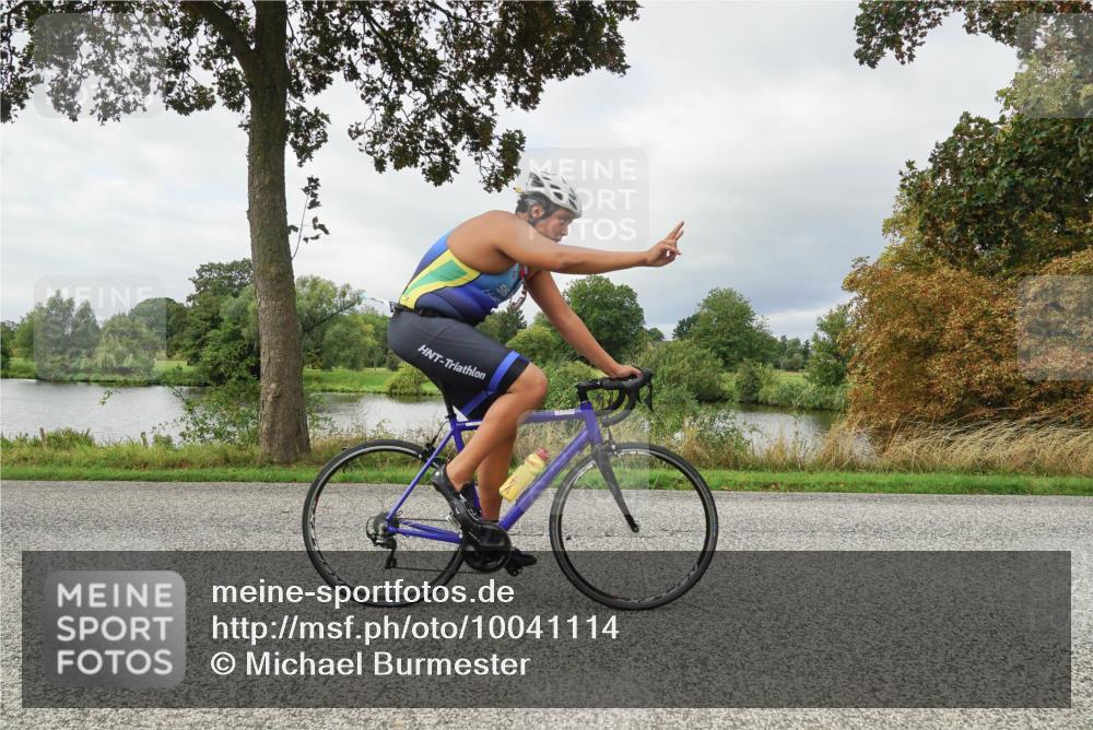 30.08.2026 - Elbe Triathlon Hamburg Michael Burmester http://msf.ph/oto/10041114 30.08.2026 11:01:18 Radfahren 1421, 1443 meine-sportfotos.de
