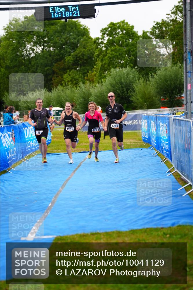 30.08.2026 - Elbe Triathlon Hamburg LAZAROV Photography http://msf.ph/oto/10041129 30.08.2026 16:18:21 Ziel  meine-sportfotos.de