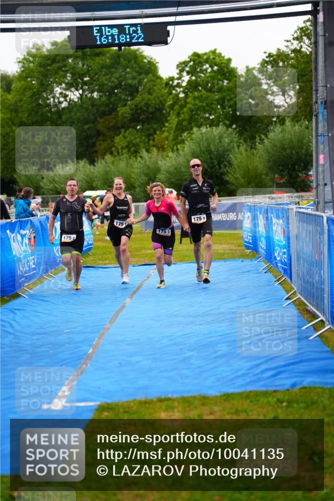 30.08.2026 - Elbe Triathlon Hamburg LAZAROV Photography http://msf.ph/oto/10041135 30.08.2026 16:18:21 Ziel  meine-sportfotos.de