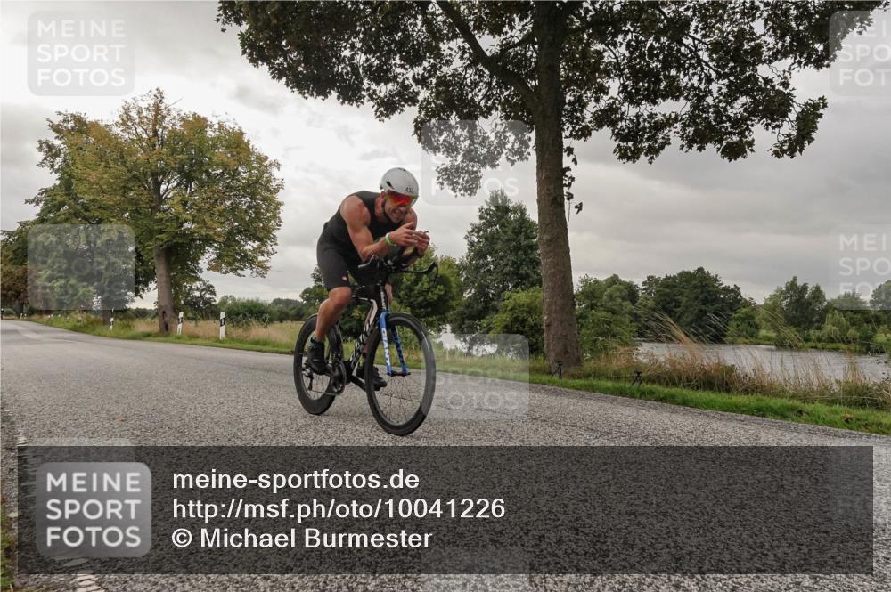 30.08.2026 - Elbe Triathlon Hamburg Michael Burmester http://msf.ph/oto/10041226 30.08.2026 09:04:50 Radfahren 433 meine-sportfotos.de