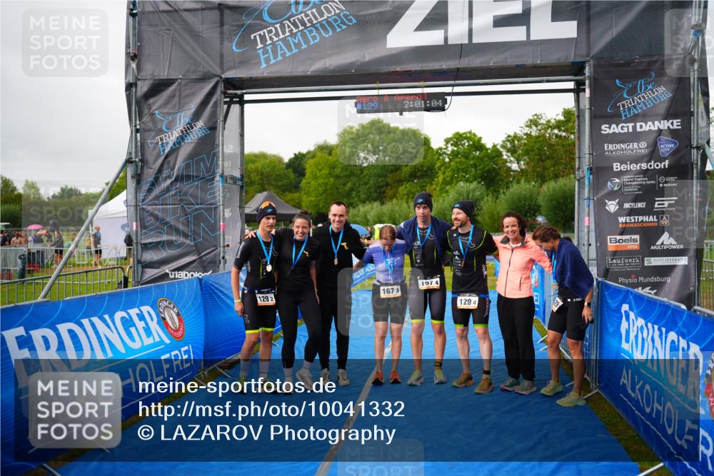 30.08.2026 - Elbe Triathlon Hamburg LAZAROV Photography http://msf.ph/oto/10041332 30.08.2026 16:20:31 Ziel  meine-sportfotos.de