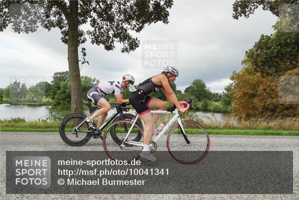 30.08.2026 - Elbe Triathlon Hamburg Michael Burmester http://msf.ph/oto/10041341 30.08.2026 11:04:40 Radfahren 820, 1169, 1256, 1295, 1362, 1392 meine-sportfotos.de