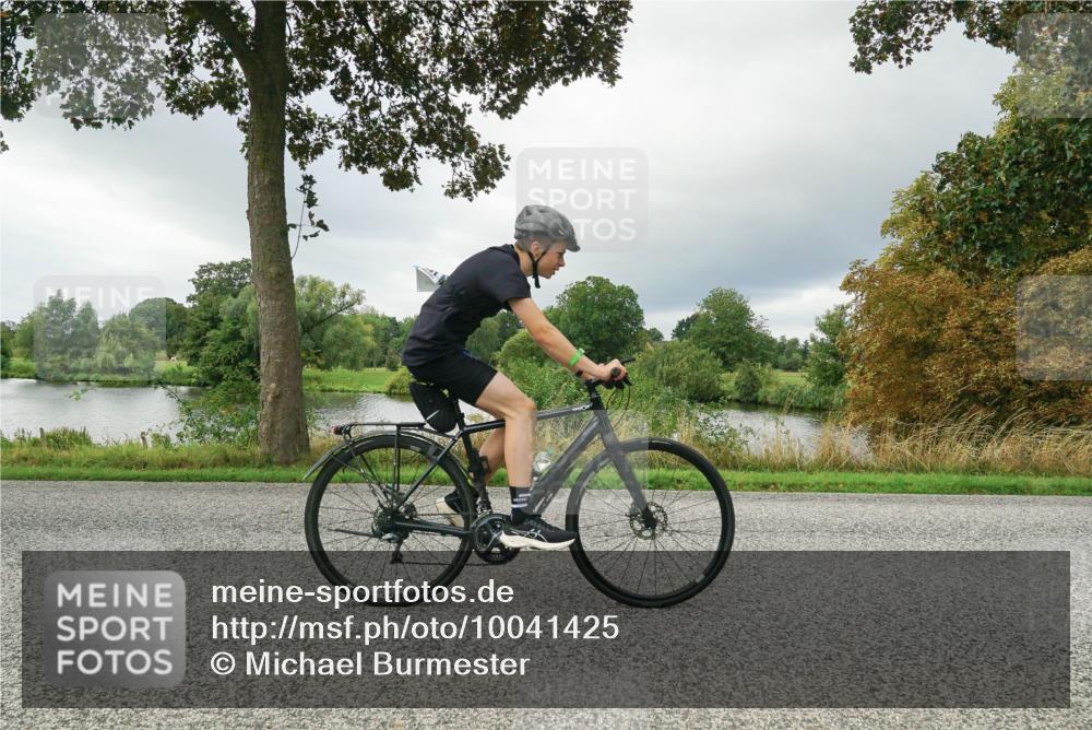 30.08.2026 - Elbe Triathlon Hamburg Michael Burmester http://msf.ph/oto/10041425 30.08.2026 11:05:47 Radfahren 894, 1177, 1307, 1346, 1347, 1451 meine-sportfotos.de