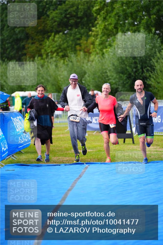 30.08.2026 - Elbe Triathlon Hamburg LAZAROV Photography http://msf.ph/oto/10041477 30.08.2026 16:21:34 Ziel  meine-sportfotos.de