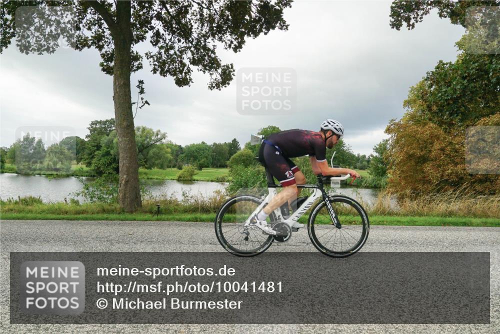 30.08.2026 - Elbe Triathlon Hamburg Michael Burmester http://msf.ph/oto/10041481 30.08.2026 11:06:09 Radfahren 896, 1303, 1305, 1442 meine-sportfotos.de