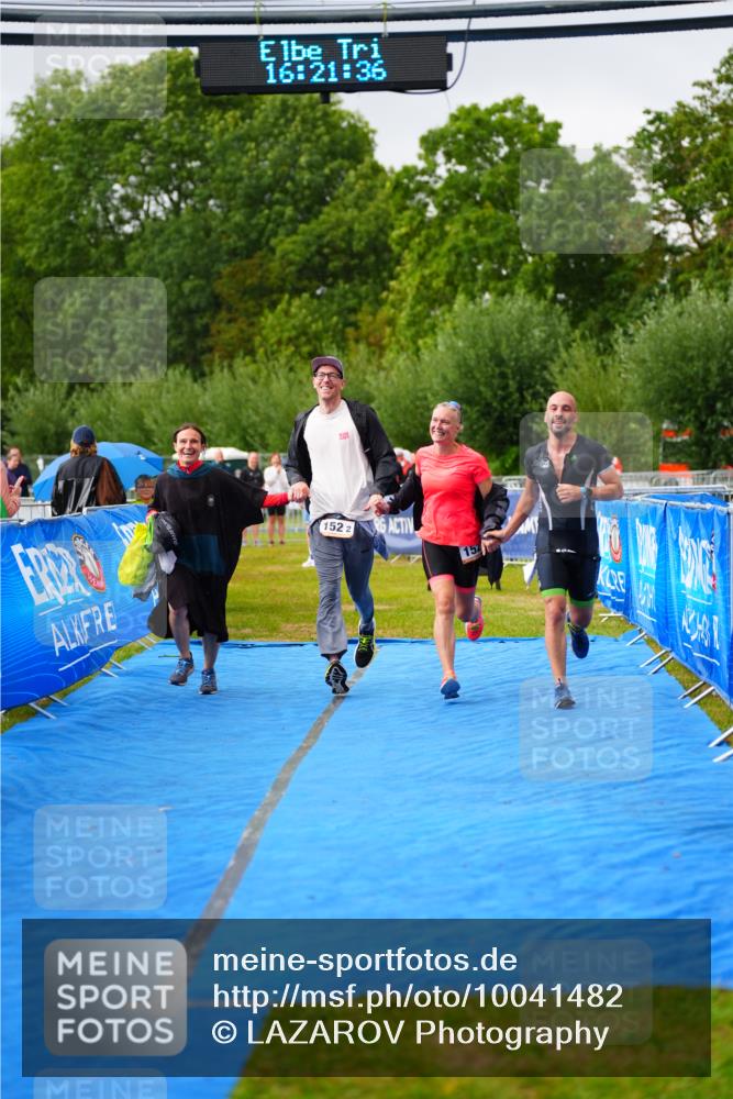 30.08.2026 - Elbe Triathlon Hamburg LAZAROV Photography http://msf.ph/oto/10041482 30.08.2026 16:21:36 Ziel  meine-sportfotos.de