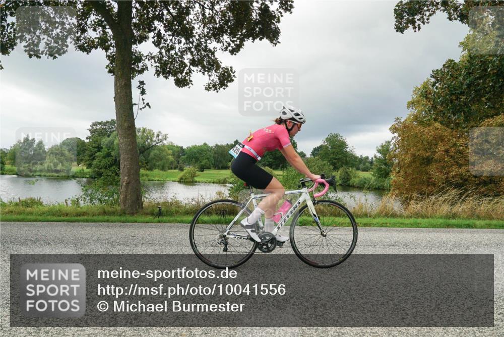 30.08.2026 - Elbe Triathlon Hamburg Michael Burmester http://msf.ph/oto/10041556 30.08.2026 11:07:04 Radfahren 1420 meine-sportfotos.de