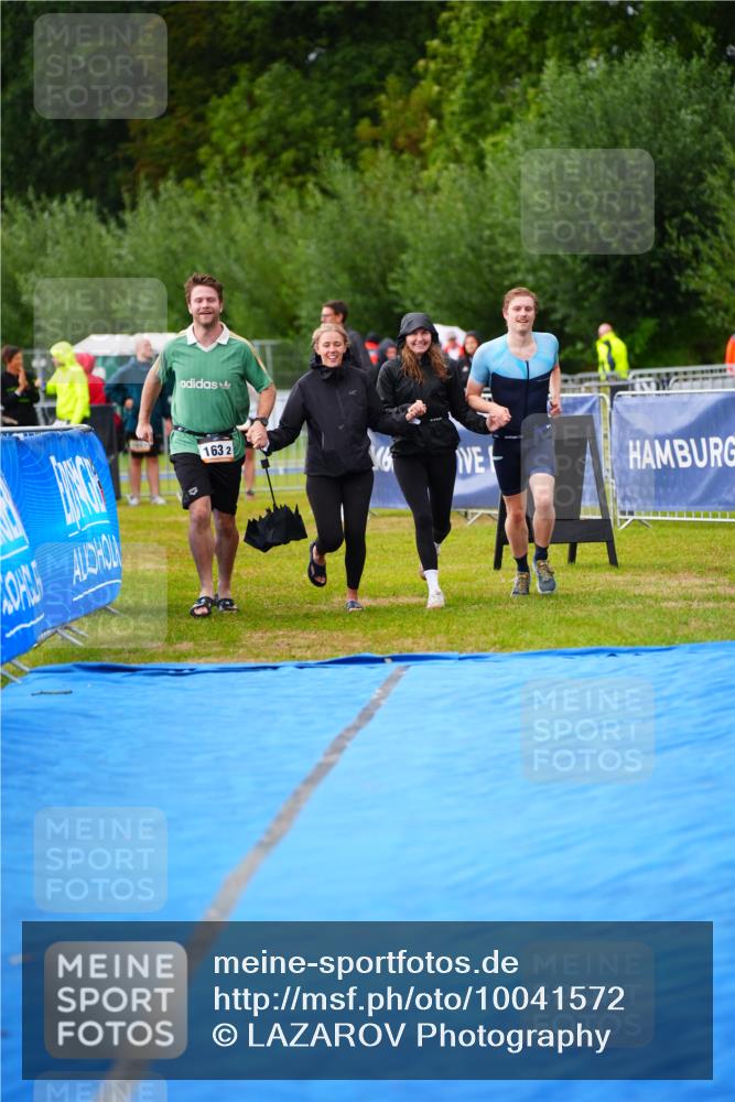 30.08.2026 - Elbe Triathlon Hamburg LAZAROV Photography http://msf.ph/oto/10041572 30.08.2026 16:23:10 Ziel  meine-sportfotos.de
