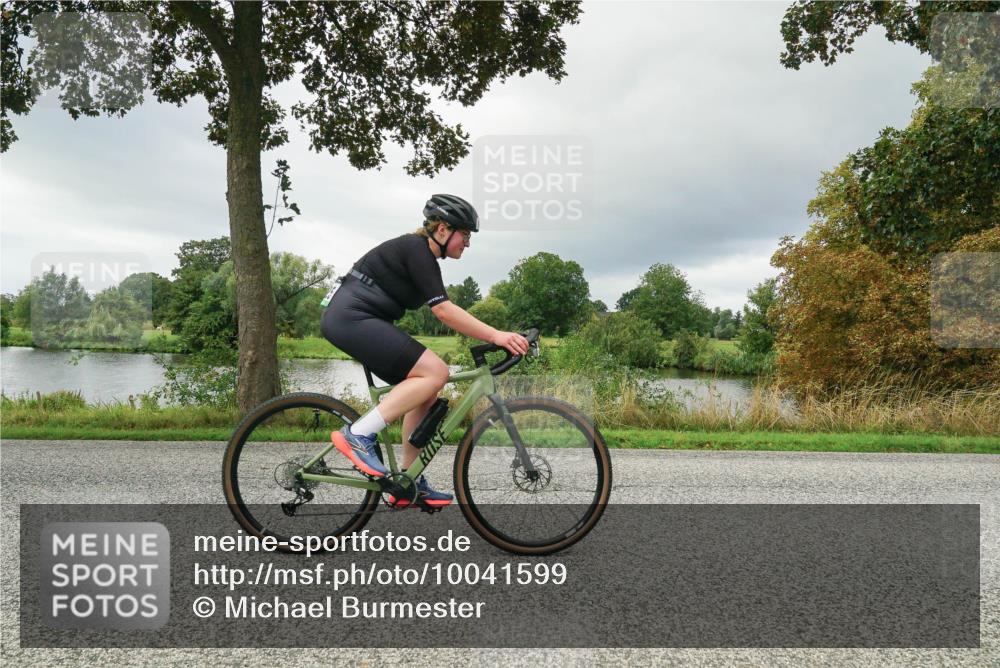 30.08.2026 - Elbe Triathlon Hamburg Michael Burmester http://msf.ph/oto/10041599 30.08.2026 11:07:38 Radfahren 925, 985, 1142, 1372, 1397, 1435, 1578 meine-sportfotos.de