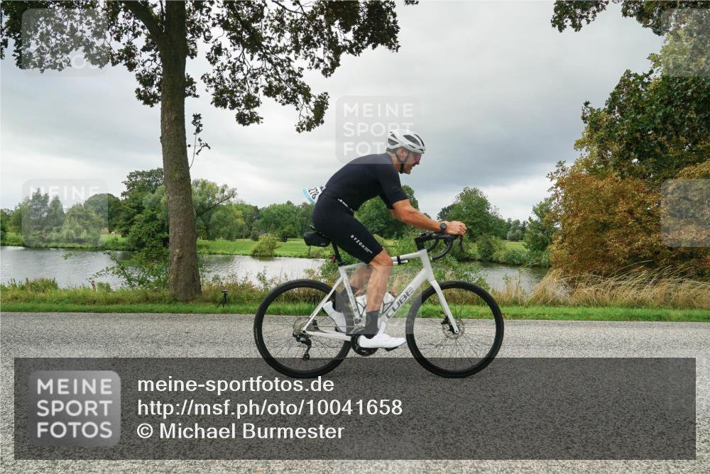 30.08.2026 - Elbe Triathlon Hamburg Michael Burmester http://msf.ph/oto/10041658 30.08.2026 11:08:08 Radfahren 1135, 1278, 1335, 1398, 1399, 1410, 1432 meine-sportfotos.de