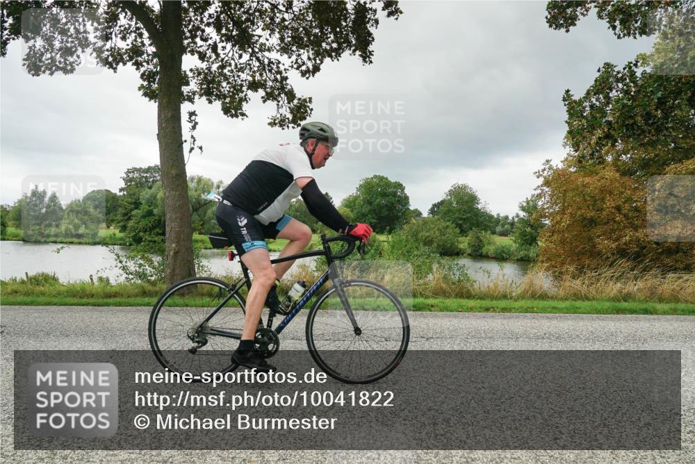 30.08.2026 - Elbe Triathlon Hamburg Michael Burmester http://msf.ph/oto/10041822 30.08.2026 11:10:42 Radfahren 1351, 1447, 1452 meine-sportfotos.de