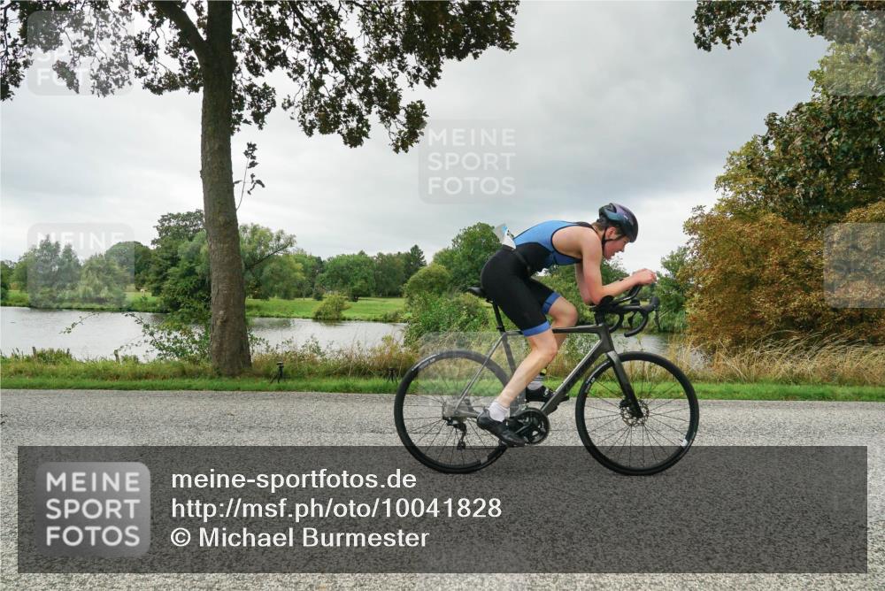 30.08.2026 - Elbe Triathlon Hamburg Michael Burmester http://msf.ph/oto/10041828 30.08.2026 11:10:46 Radfahren 1447, 1452, 1463 meine-sportfotos.de