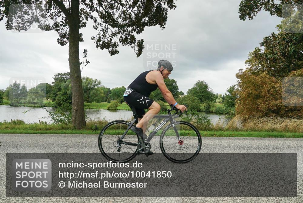 30.08.2026 - Elbe Triathlon Hamburg Michael Burmester http://msf.ph/oto/10041850 30.08.2026 11:11:23 Radfahren 1350 meine-sportfotos.de