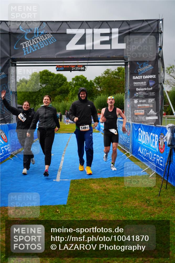 30.08.2026 - Elbe Triathlon Hamburg LAZAROV Photography http://msf.ph/oto/10041870 30.08.2026 16:24:59 Ziel  meine-sportfotos.de