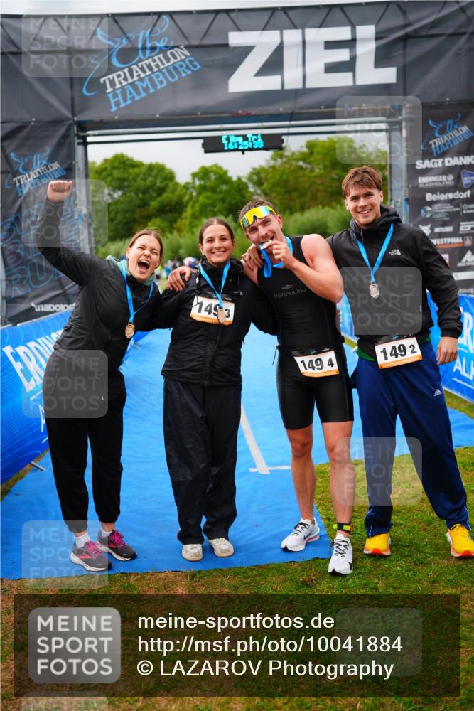 30.08.2026 - Elbe Triathlon Hamburg LAZAROV Photography http://msf.ph/oto/10041884 30.08.2026 16:25:32 Ziel  meine-sportfotos.de