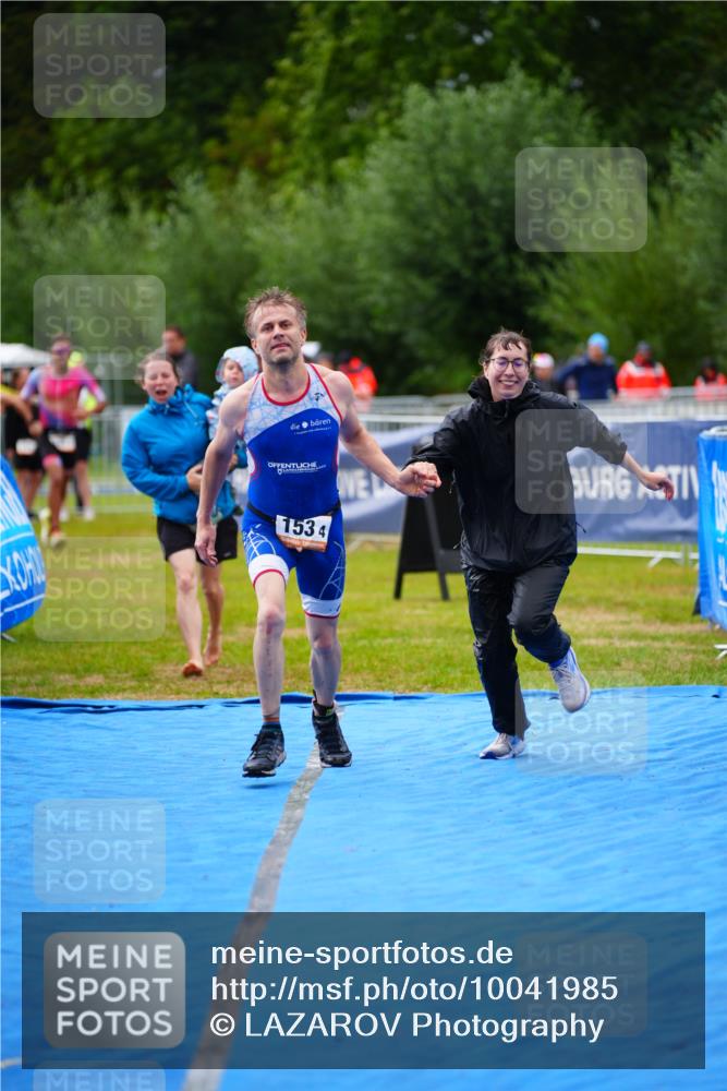 30.08.2026 - Elbe Triathlon Hamburg LAZAROV Photography http://msf.ph/oto/10041985 30.08.2026 16:25:47 Ziel  meine-sportfotos.de