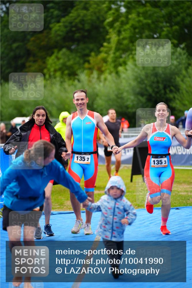 30.08.2026 - Elbe Triathlon Hamburg LAZAROV Photography http://msf.ph/oto/10041990 30.08.2026 16:25:52 Ziel  meine-sportfotos.de