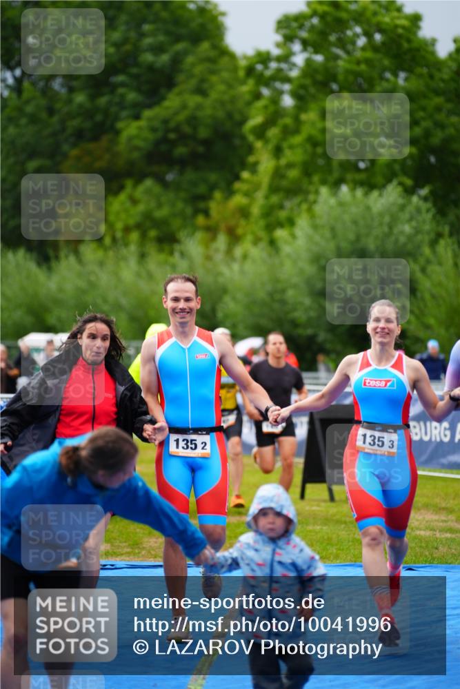 30.08.2026 - Elbe Triathlon Hamburg LAZAROV Photography http://msf.ph/oto/10041996 30.08.2026 16:25:52 Ziel  meine-sportfotos.de