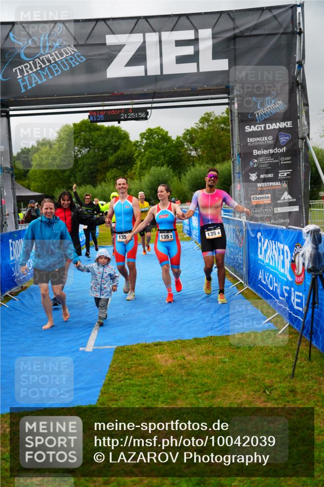 30.08.2026 - Elbe Triathlon Hamburg LAZAROV Photography http://msf.ph/oto/10042039 30.08.2026 16:25:55 Ziel  meine-sportfotos.de