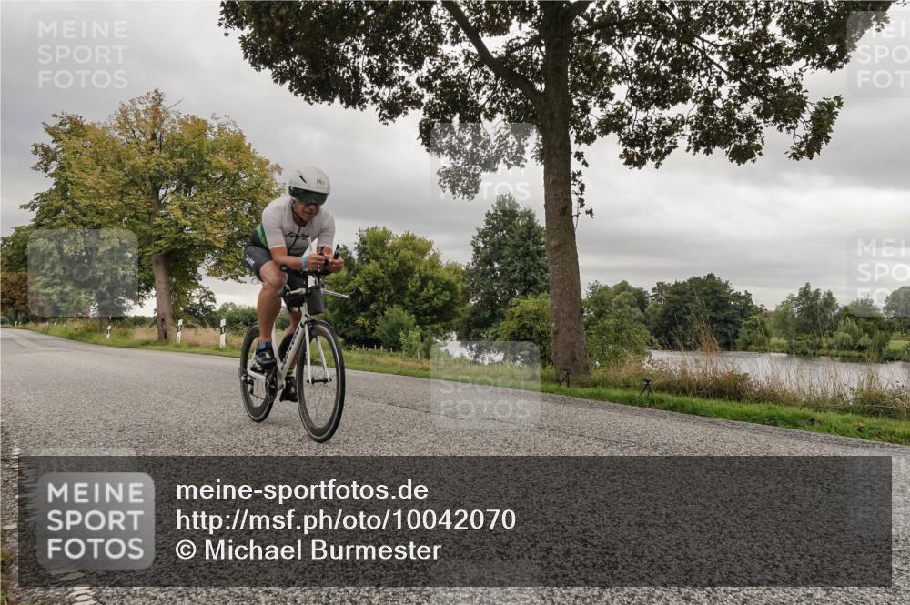 30.08.2026 - Elbe Triathlon Hamburg Michael Burmester http://msf.ph/oto/10042070 30.08.2026 09:12:01 Radfahren 261 meine-sportfotos.de
