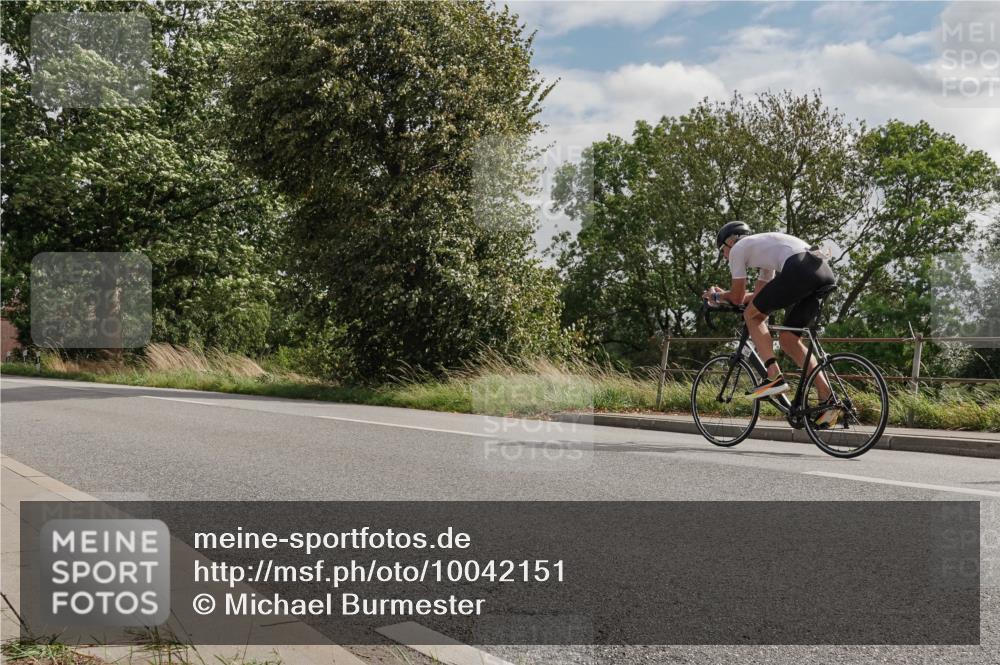 30.08.2026 - Elbe Triathlon Hamburg Michael Burmester http://msf.ph/oto/10042151 30.08.2026 14:41:40 Radfahren  meine-sportfotos.de