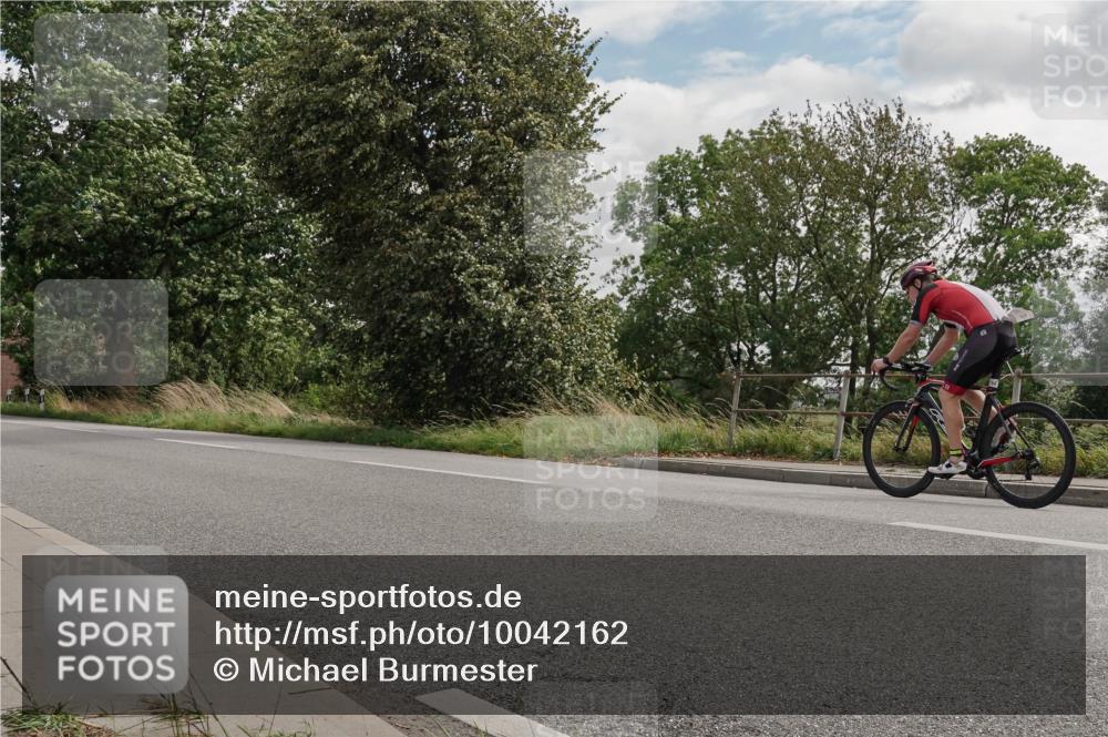 30.08.2026 - Elbe Triathlon Hamburg Michael Burmester http://msf.ph/oto/10042162 30.08.2026 14:41:59 Radfahren  meine-sportfotos.de