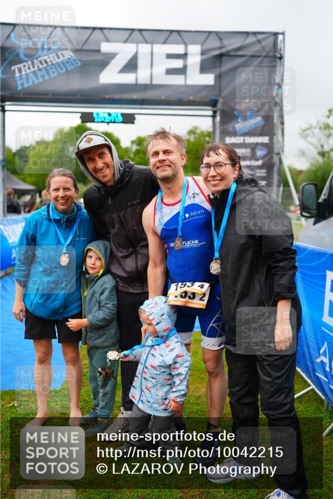 30.08.2026 - Elbe Triathlon Hamburg LAZAROV Photography http://msf.ph/oto/10042215 30.08.2026 16:27:18 Ziel  meine-sportfotos.de