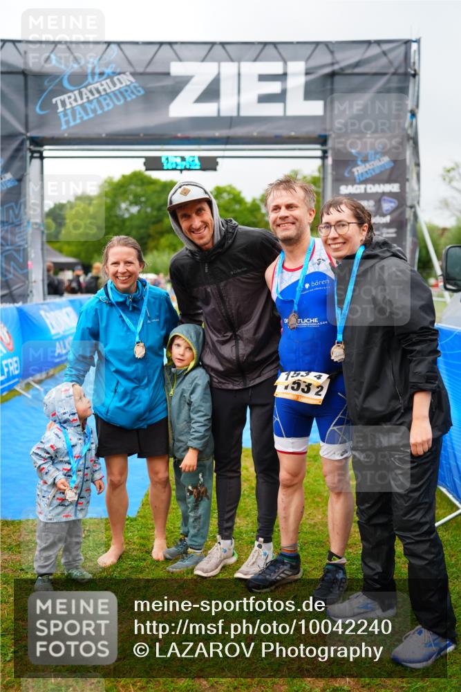 30.08.2026 - Elbe Triathlon Hamburg LAZAROV Photography http://msf.ph/oto/10042240 30.08.2026 16:27:22 Ziel  meine-sportfotos.de
