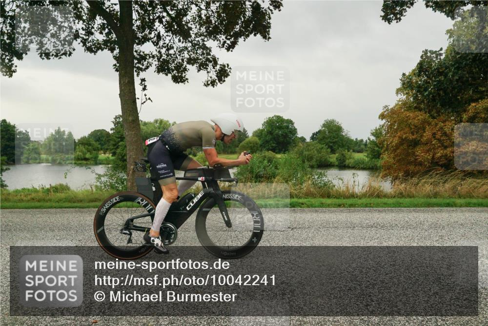 30.08.2026 - Elbe Triathlon Hamburg Michael Burmester http://msf.ph/oto/10042241 30.08.2026 08:45:31 Radfahren 222 meine-sportfotos.de