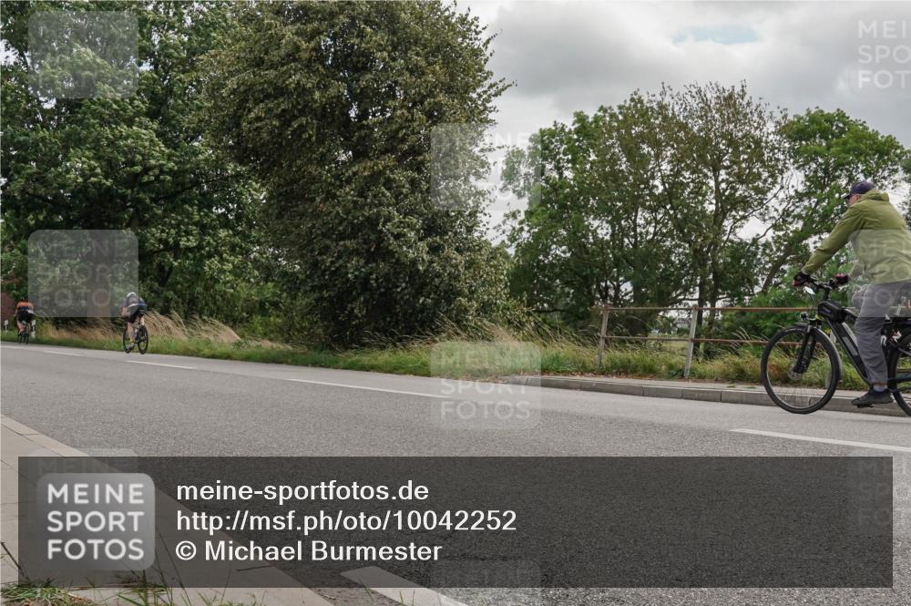 30.08.2026 - Elbe Triathlon Hamburg Michael Burmester http://msf.ph/oto/10042252 30.08.2026 14:43:22 Radfahren  meine-sportfotos.de
