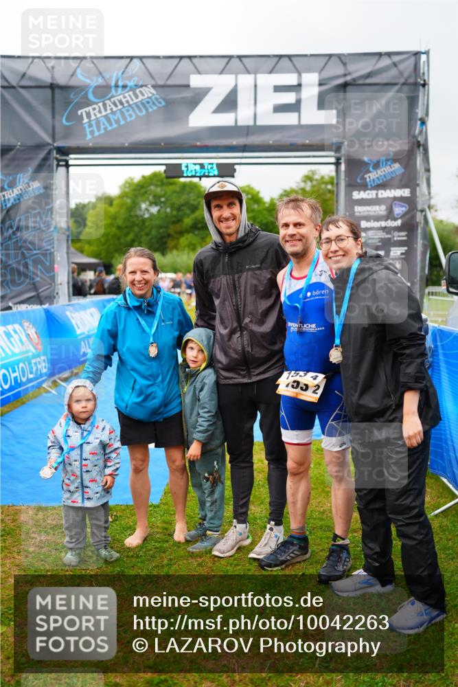 30.08.2026 - Elbe Triathlon Hamburg LAZAROV Photography http://msf.ph/oto/10042263 30.08.2026 16:27:23 Ziel  meine-sportfotos.de