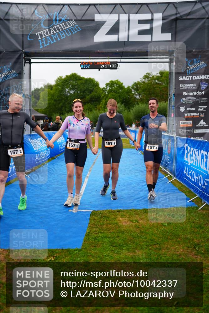 30.08.2026 - Elbe Triathlon Hamburg LAZAROV Photography http://msf.ph/oto/10042337 30.08.2026 16:27:31 Ziel  meine-sportfotos.de