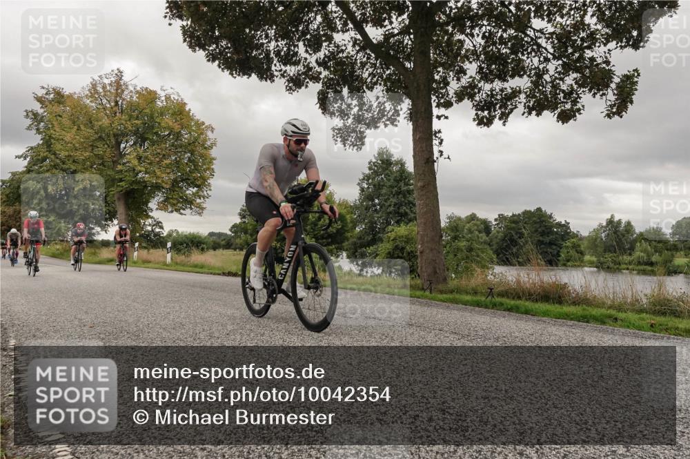 30.08.2026 - Elbe Triathlon Hamburg Michael Burmester http://msf.ph/oto/10042354 30.08.2026 09:13:22 Radfahren 229, 238, 245, 248, 318, 346, 385, 689 meine-sportfotos.de