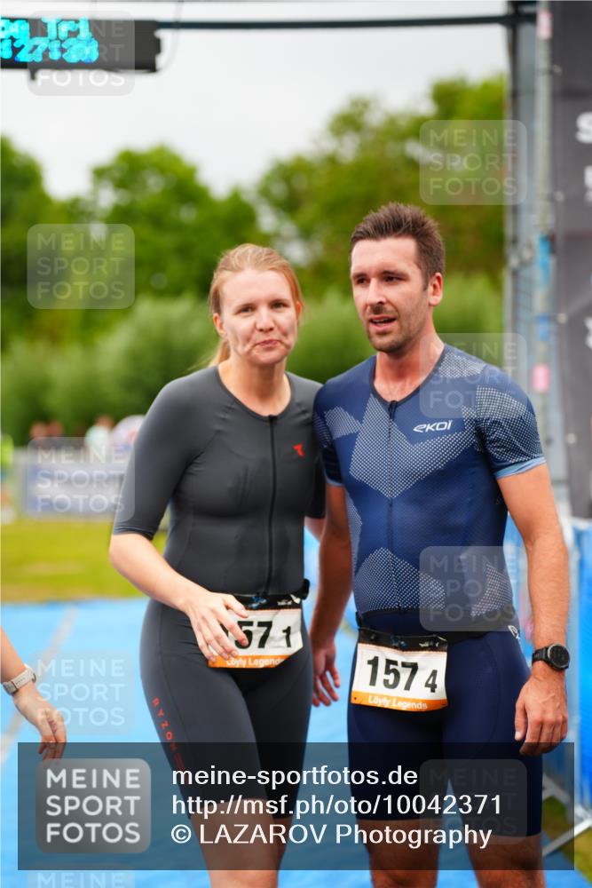 30.08.2026 - Elbe Triathlon Hamburg LAZAROV Photography http://msf.ph/oto/10042371 30.08.2026 16:27:37 Ziel  meine-sportfotos.de