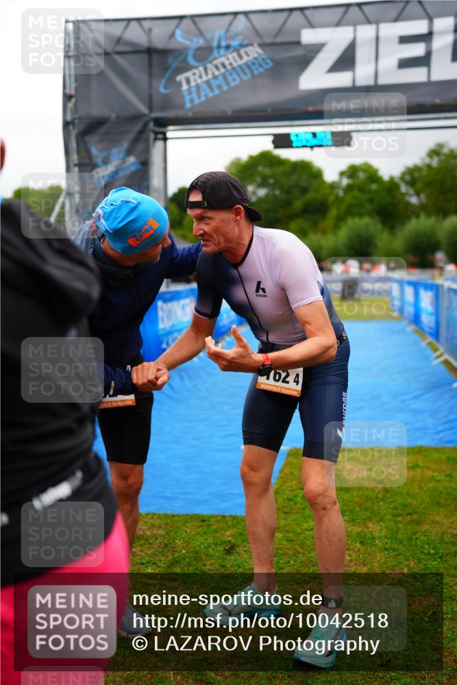 30.08.2026 - Elbe Triathlon Hamburg LAZAROV Photography http://msf.ph/oto/10042518 30.08.2026 16:28:30 Ziel  meine-sportfotos.de