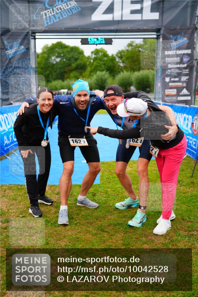 30.08.2026 - Elbe Triathlon Hamburg LAZAROV Photography http://msf.ph/oto/10042528 30.08.2026 16:28:43 Ziel  meine-sportfotos.de