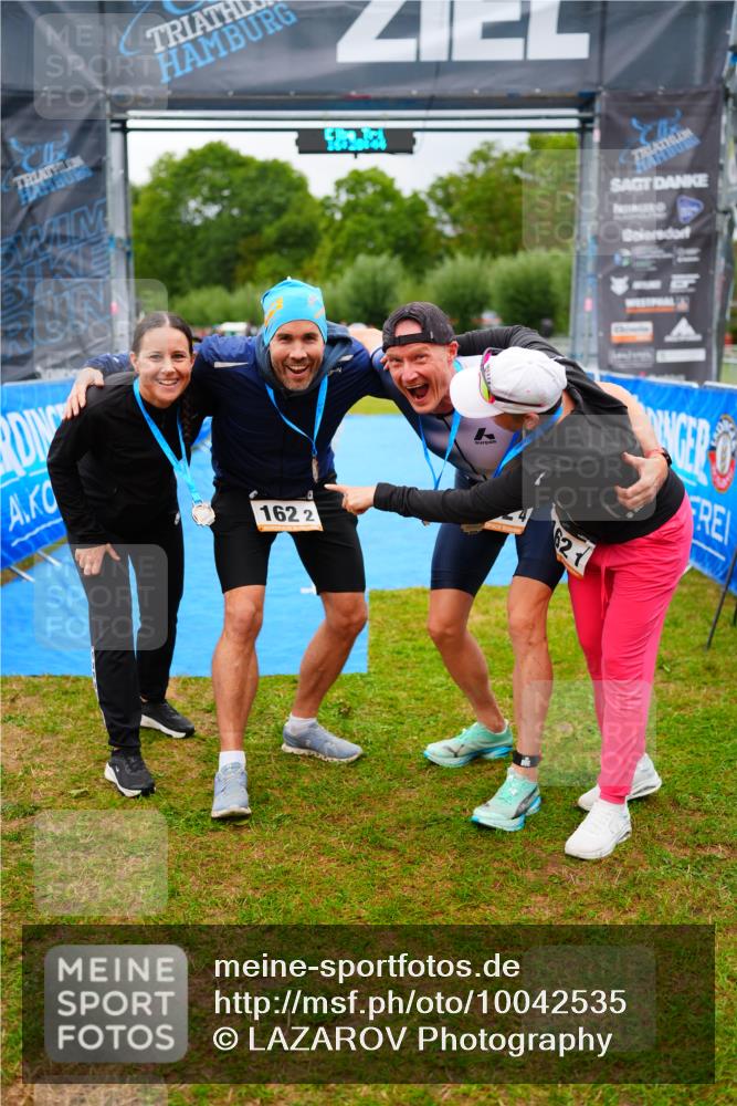 30.08.2026 - Elbe Triathlon Hamburg LAZAROV Photography http://msf.ph/oto/10042535 30.08.2026 16:28:43 Ziel  meine-sportfotos.de